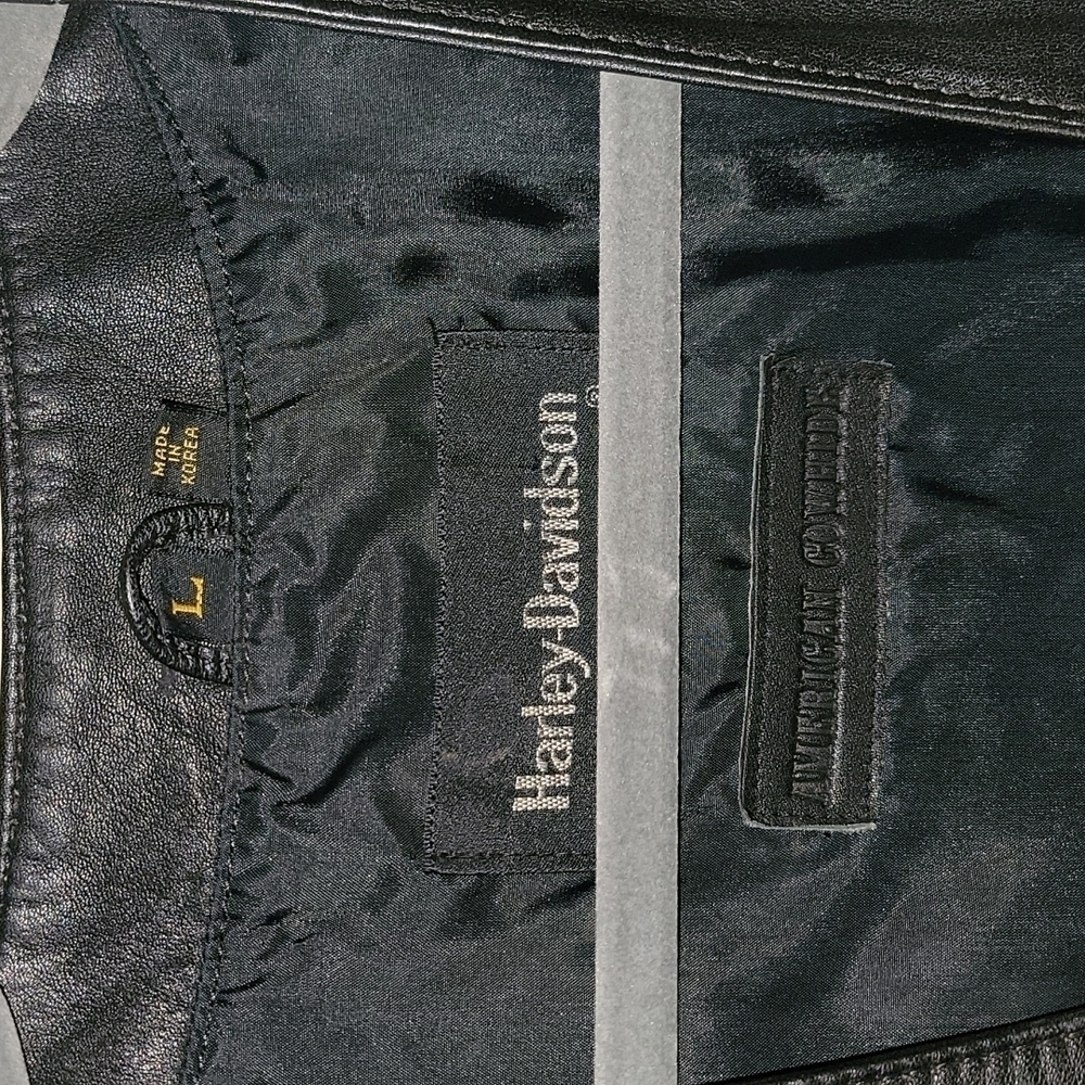 Harley Davidson Cowhide Vest - Picture 3 of 5